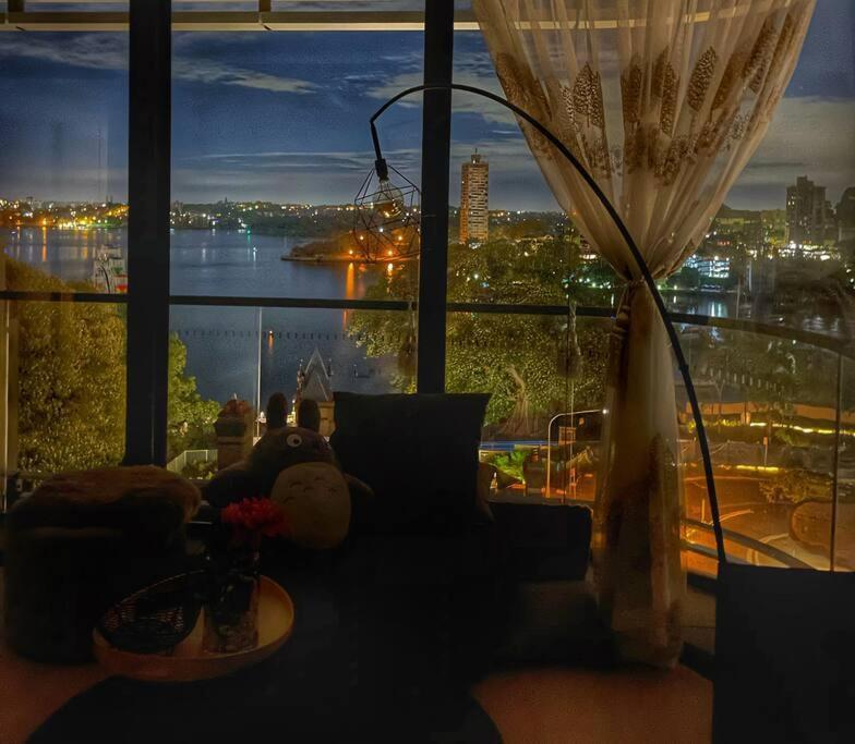 Luxury In Lavender Bay For Vivid