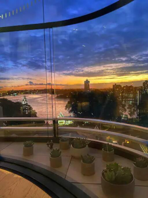 Luxury In Lavender Bay For Vivid Apartment