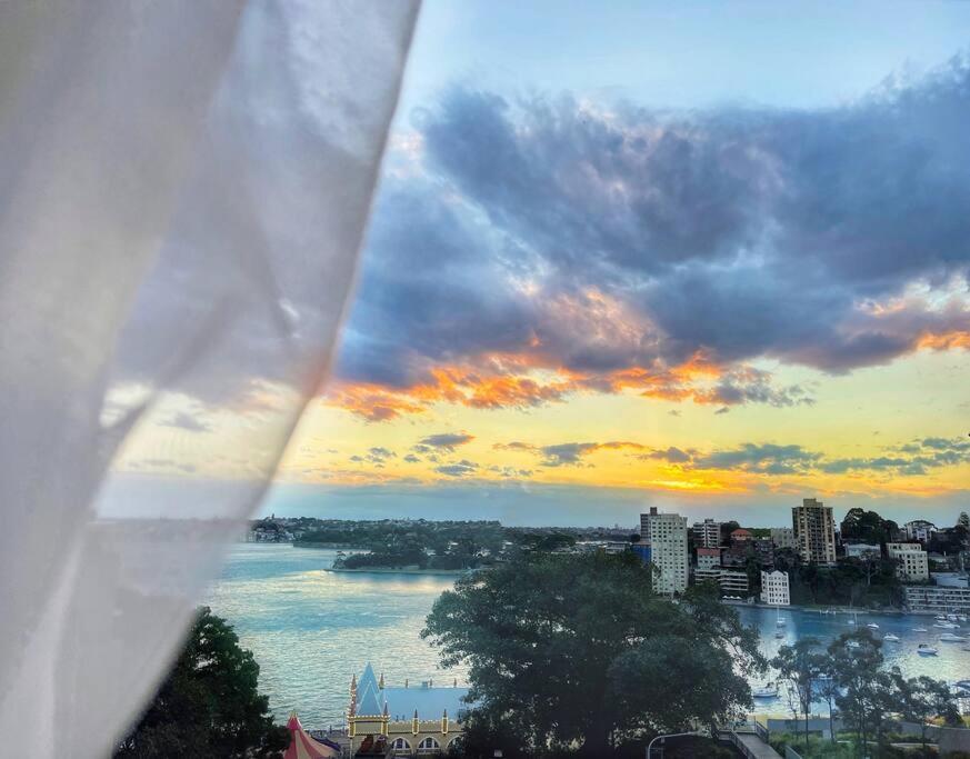 Luxury In Lavender Bay For Vivid Apartment